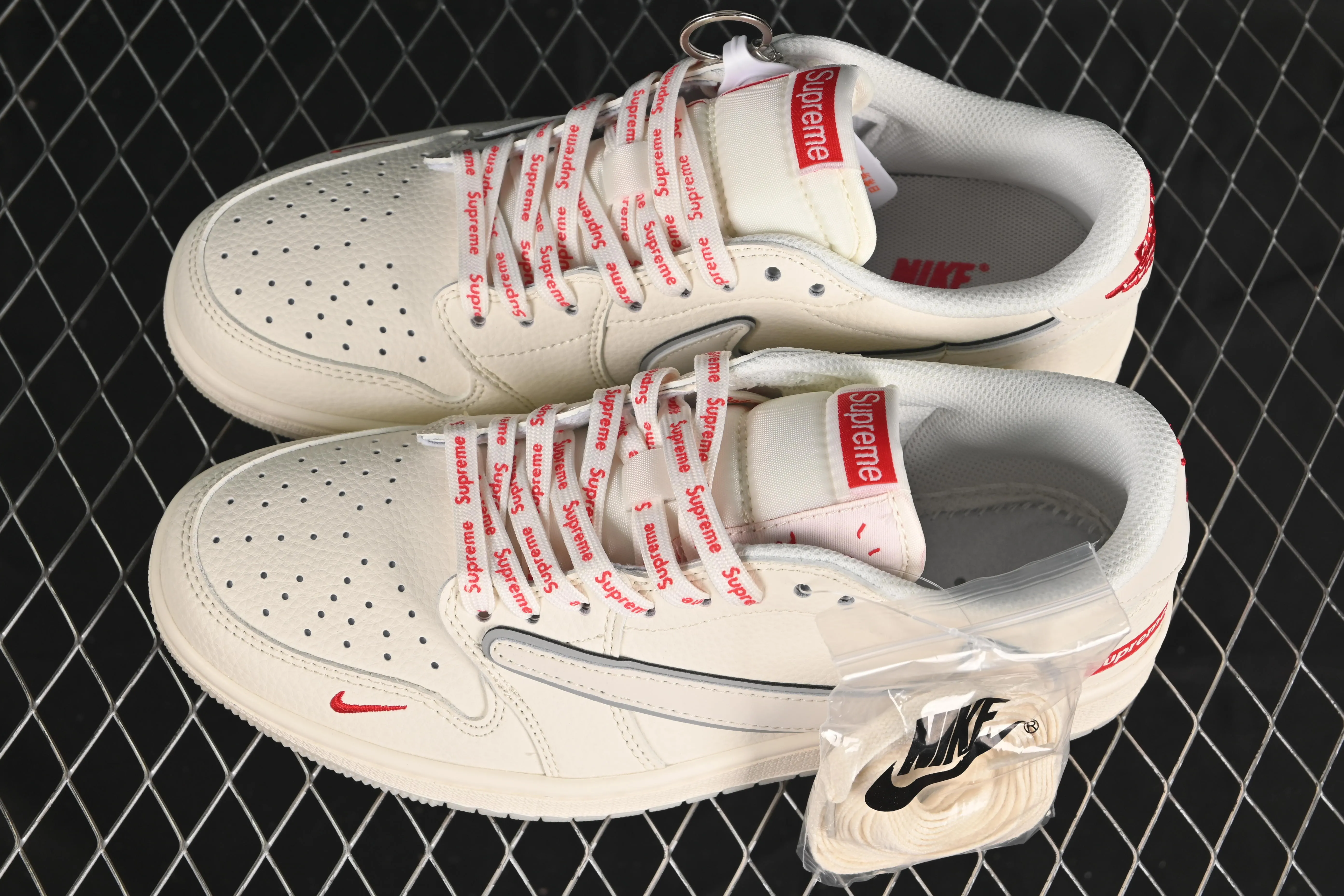 All categories Air Jordan Jordan series basketball shoes Air Jordan 1 Low High-end customized low-top sneakers Travis Scott x Fragment Design x Air Jordan 1 Low OG SP AJ1 Joe 1 Supreme co-branded off-white crystal low-top cultural casual sneakers XX3168-188